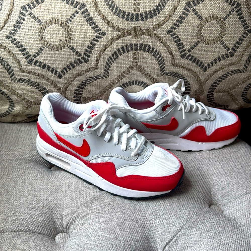 🌺SUPER CUTE NIKE AIR SNEAKERS🌺